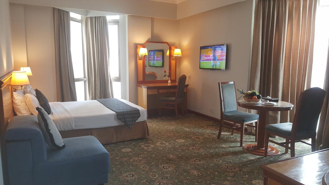 Phoenicia Hotel Manama Exterior foto
