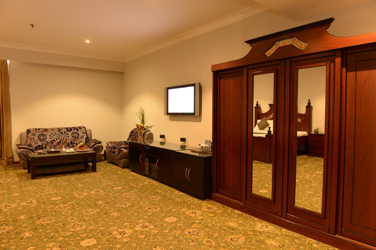 Phoenicia Hotel Manama Exterior foto